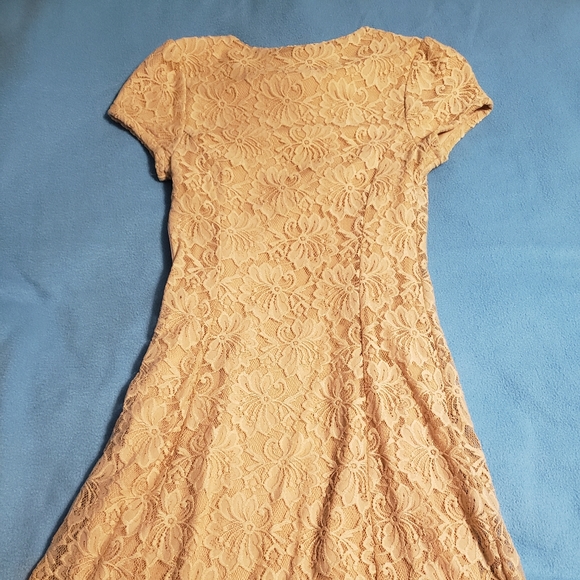 Nude Lace Dress - Picture 4 of 6